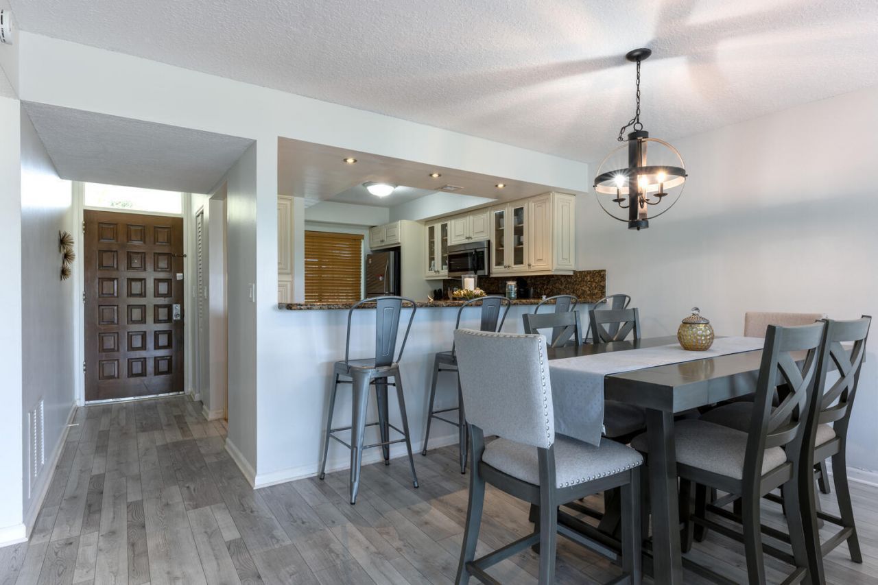 3050 Presidential Way, Unit 305, West Palm Beach, FL 33401 Photo