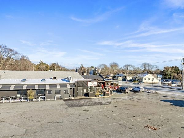 33 County Rd, Mattapoisett, MA 02739