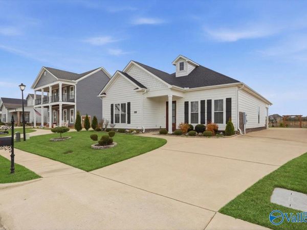 6221 Pembrook Pond Place SE, Owens Cross Roads, AL 35763
