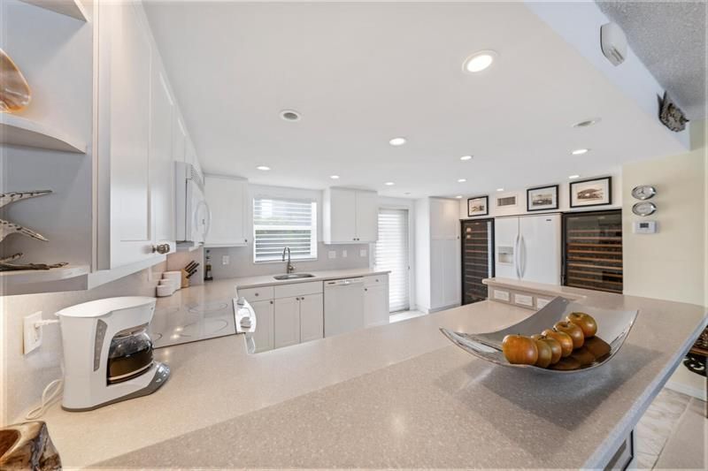 215 N Birch Road, Unit 4C, Fort Lauderdale, FL 33304 Photo