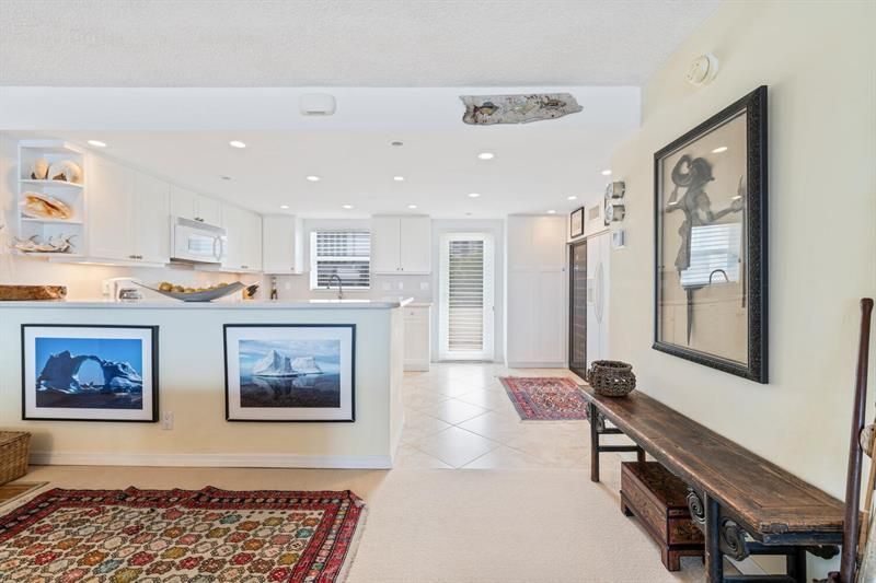 215 N Birch Road, Unit 4C, Fort Lauderdale, FL 33304 Photo