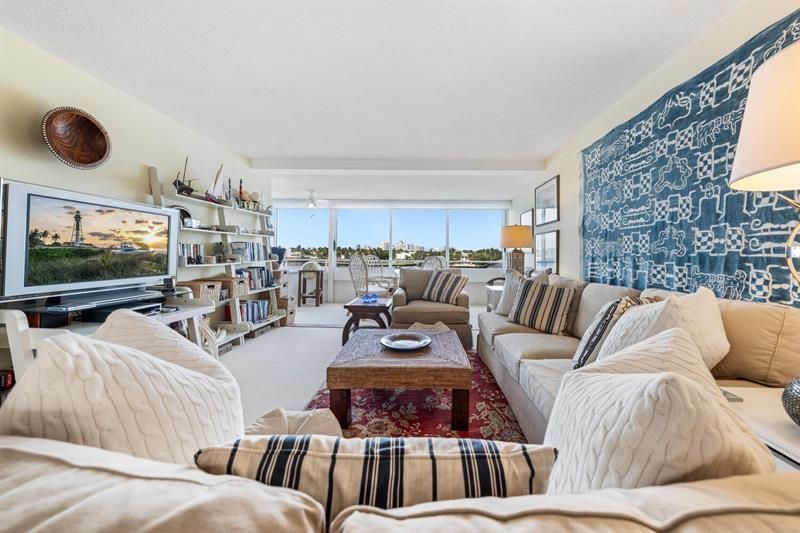 215 N Birch Road, Unit 4C, Fort Lauderdale, FL 33304 Photo