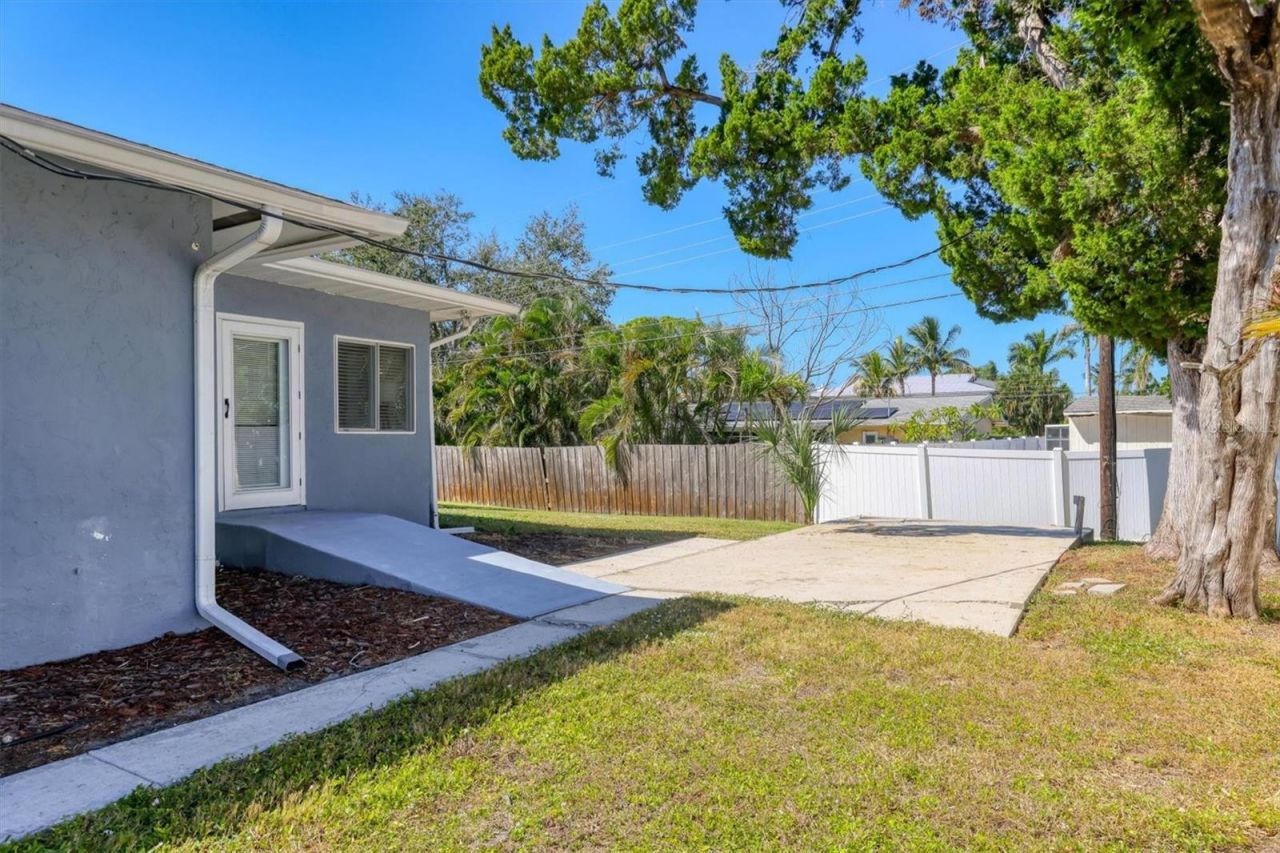 147 Adair Avenue, Sarasota, FL 34243 Photo