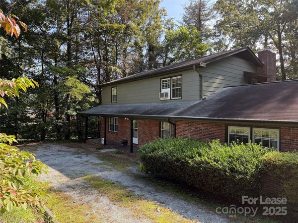 200 Daniel Drive, Hendersonville, NC 28739