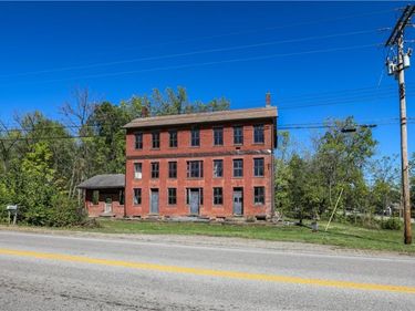 9401 Tallmadge Road, Diamond, OH 44412