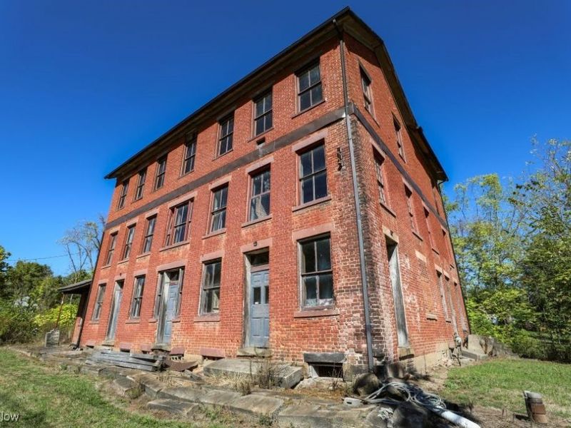 9401 Tallmadge Road, Diamond, OH 44412 Photo 4