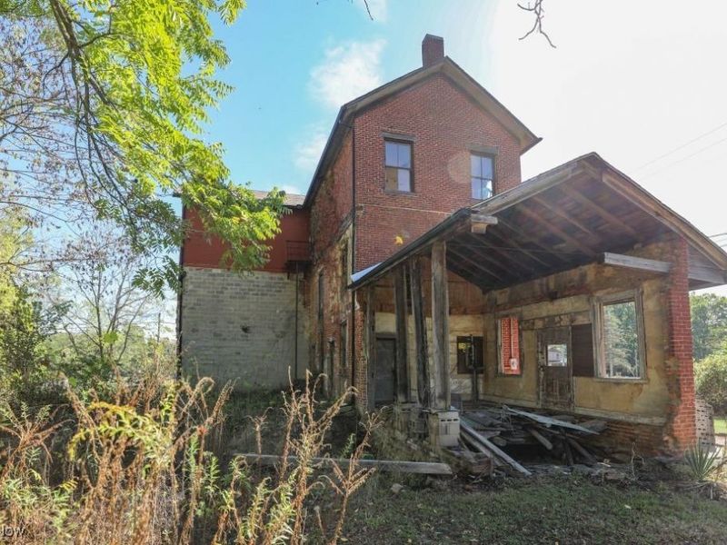 9401 Tallmadge Road, Diamond, OH 44412 Photo 8