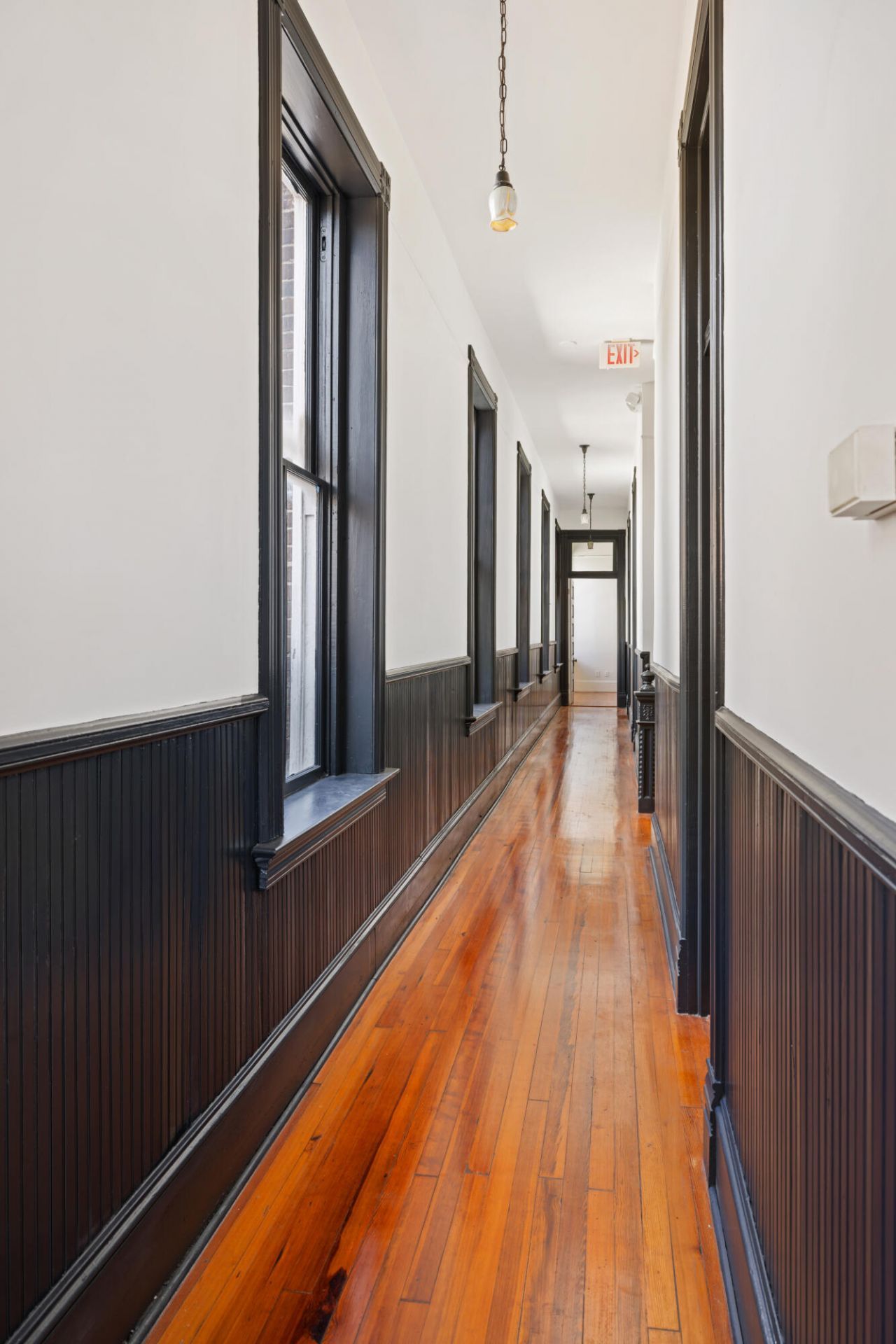438 King Street Photo 10