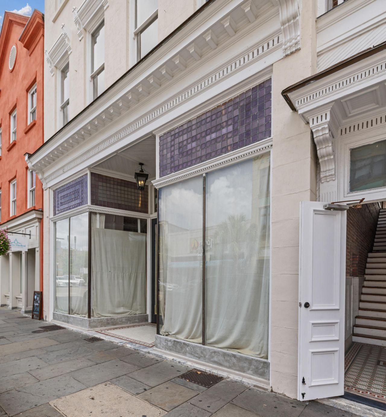 438 King Street Photo 16