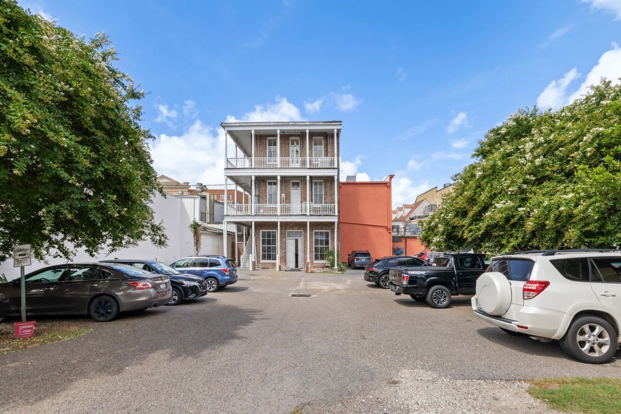 438 King Street Photo 17