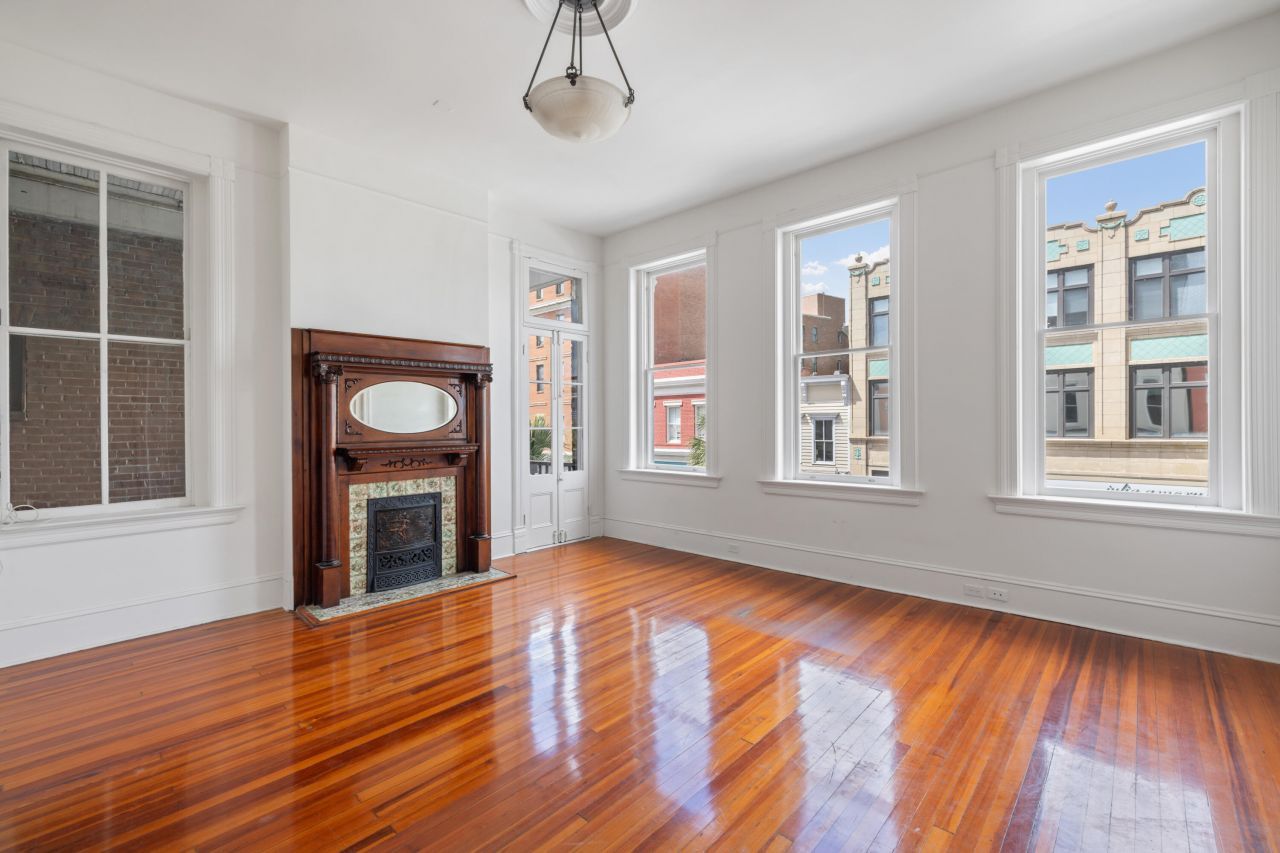 438 King Street Photo 7