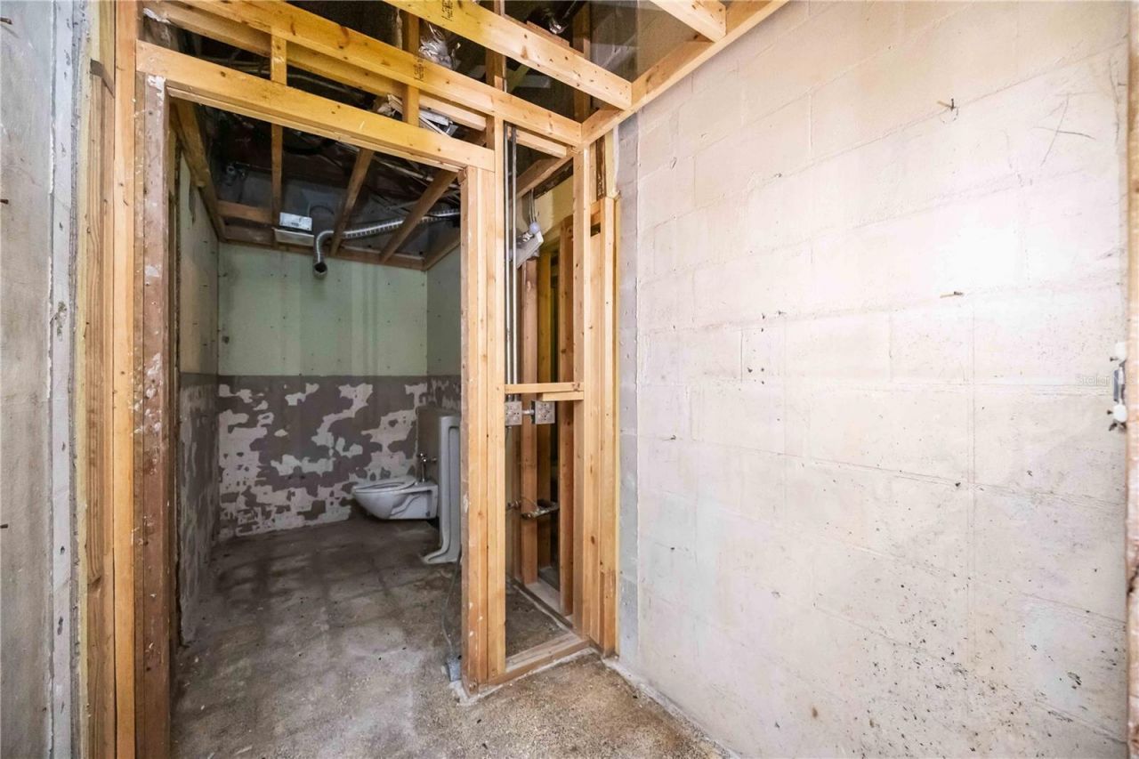 214 Miami Avenue E, Venice, FL 34285 Photo