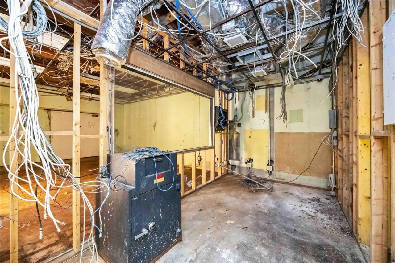 214 Miami Avenue E, Venice, FL 34285 Photo