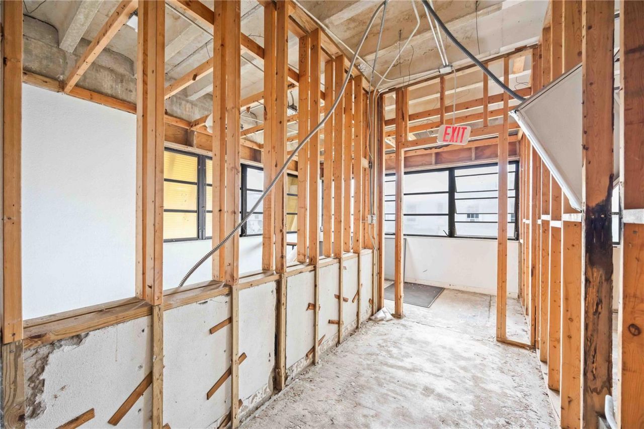 214 Miami Avenue E, Venice, FL 34285 Photo