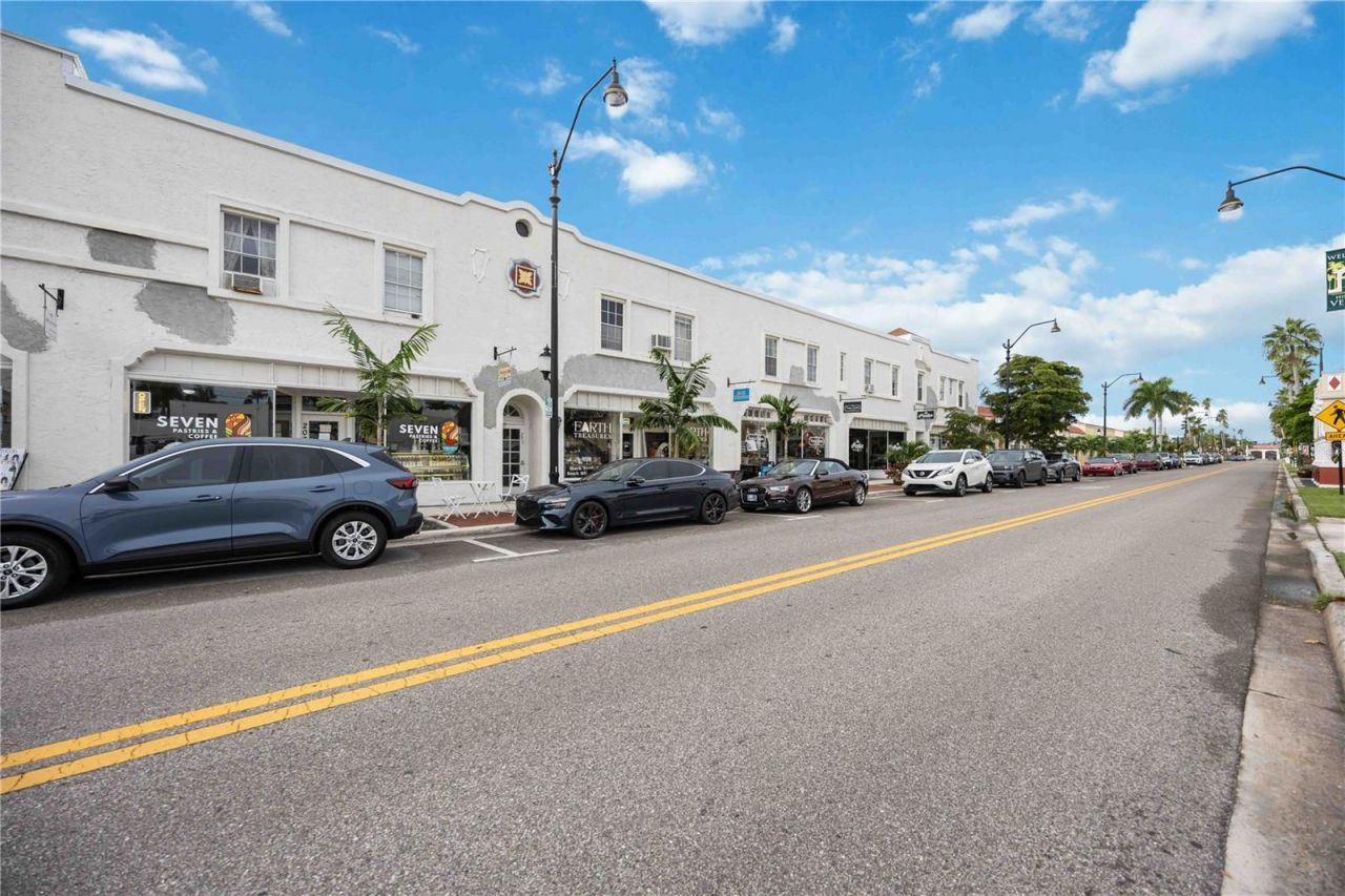 214 Miami Avenue E, Venice, FL 34285 Photo