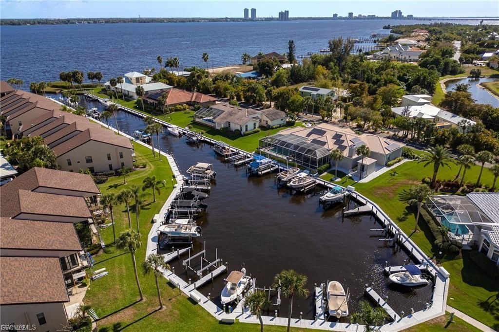 15466 Admiralty Cir, Unit 4, North Fort Myers, FL 33917 Photo