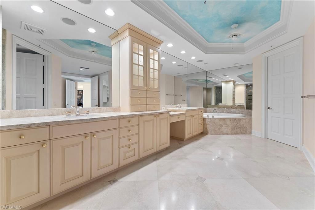 81 Seagate Dr, Unit 801, Naples, FL 34103 Photo