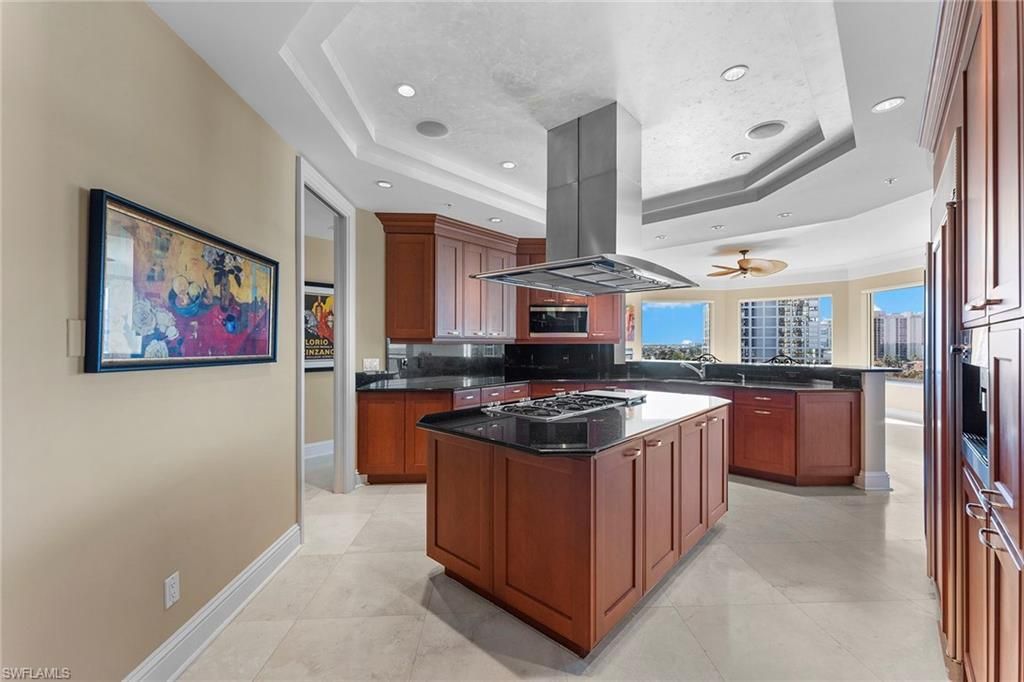 81 Seagate Dr, Unit 801, Naples, FL 34103 Photo