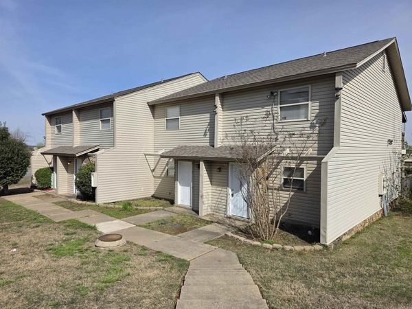 9-12 Edgehill Cove, Maumelle, AR 72113