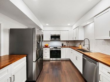 9810 Amberton Parkway, Dallas, TX 75243