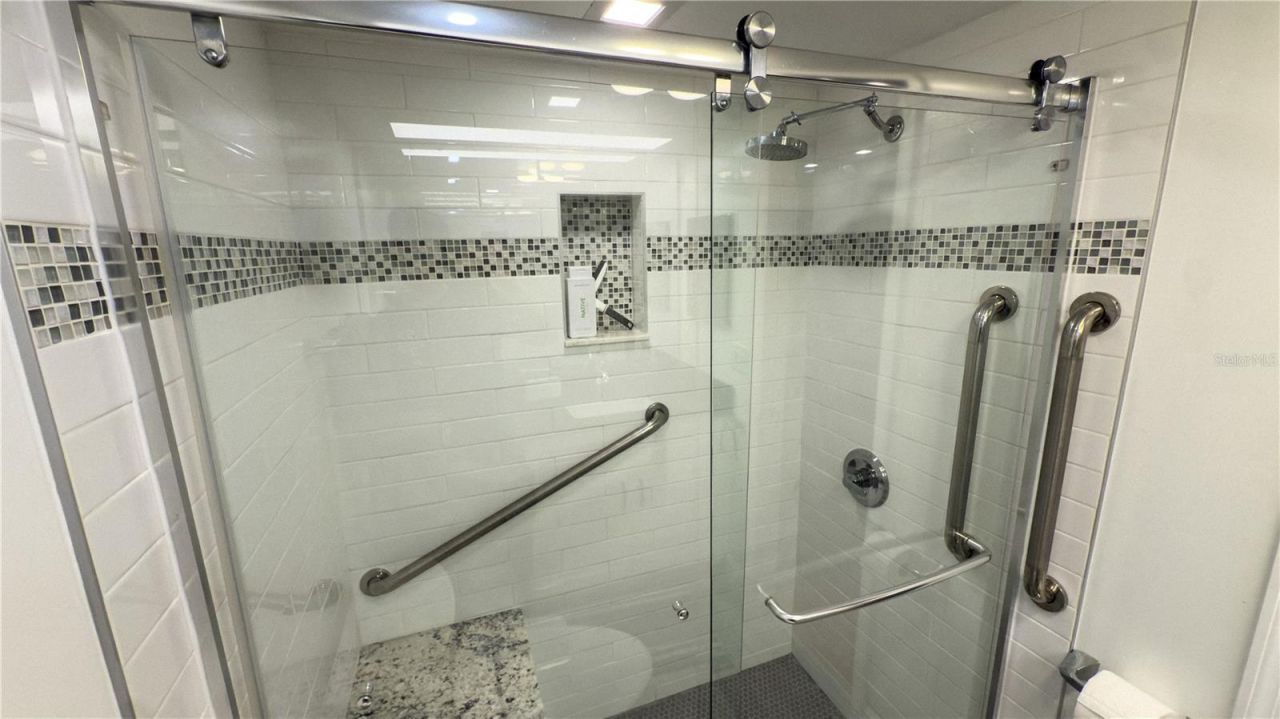 7461 W Country Club Drive N, Unit 209, Sarasota, FL 34243 Photo