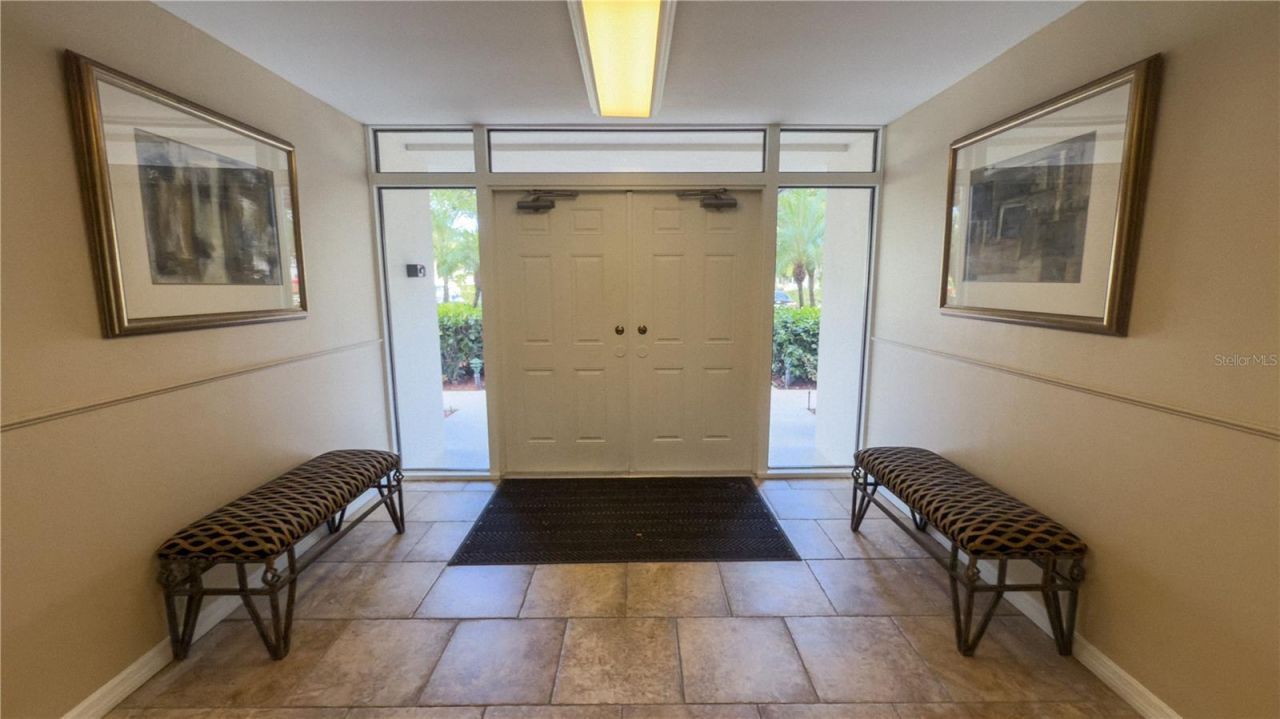7461 W Country Club Drive N, Unit 209, Sarasota, FL 34243 Photo