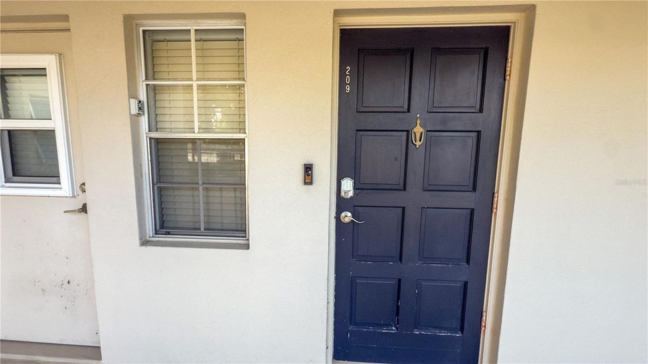 7461 W Country Club Drive N, Unit 209, Sarasota, FL 34243 Photo