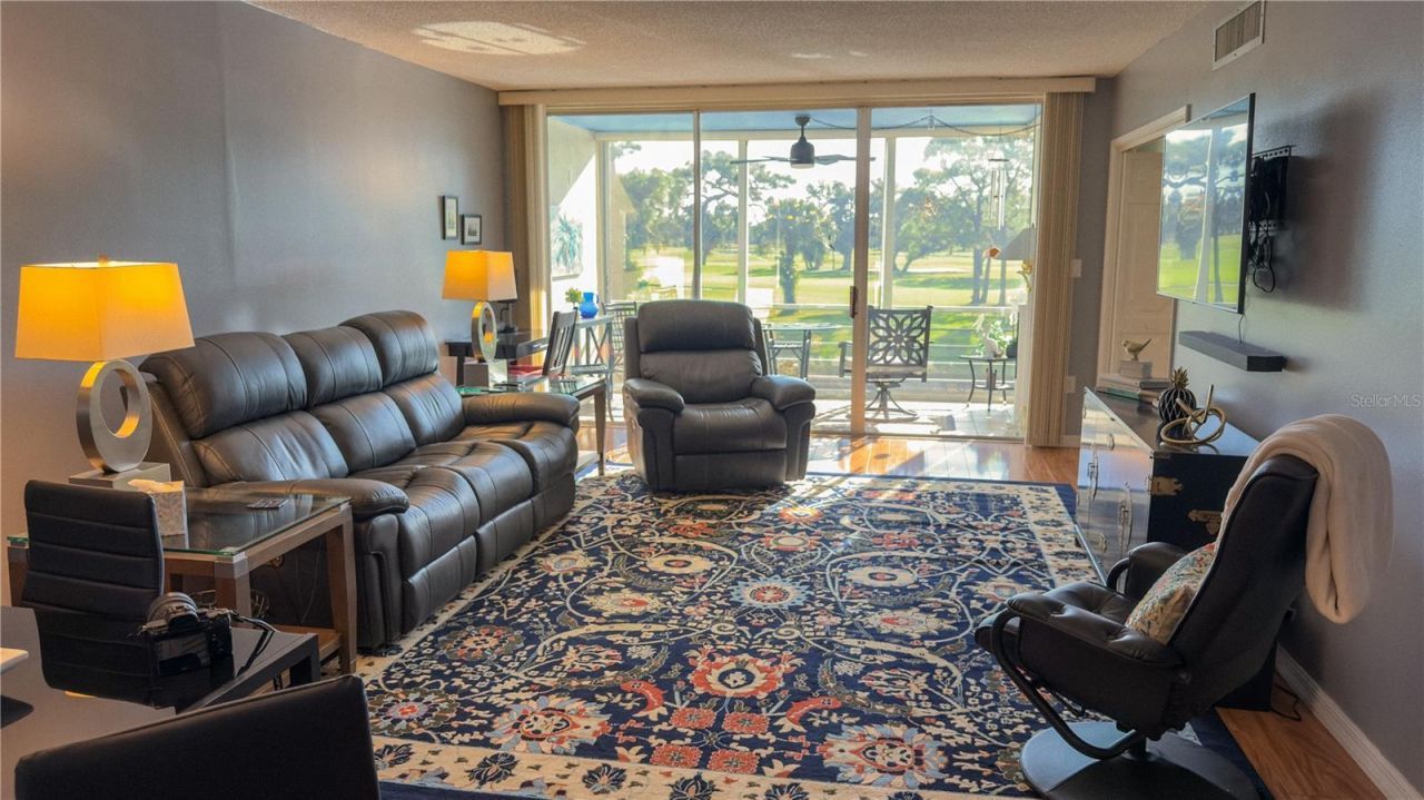 7461 W Country Club Drive N, Unit 209, Sarasota, FL 34243 Photo