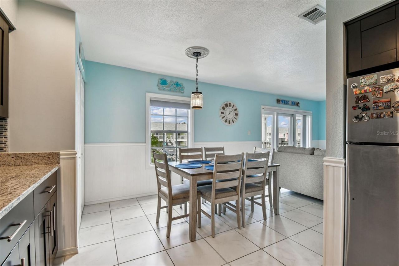 5116 Beach Drive Se, Unit D, Saint Petersburg, FL 33705 Photo
