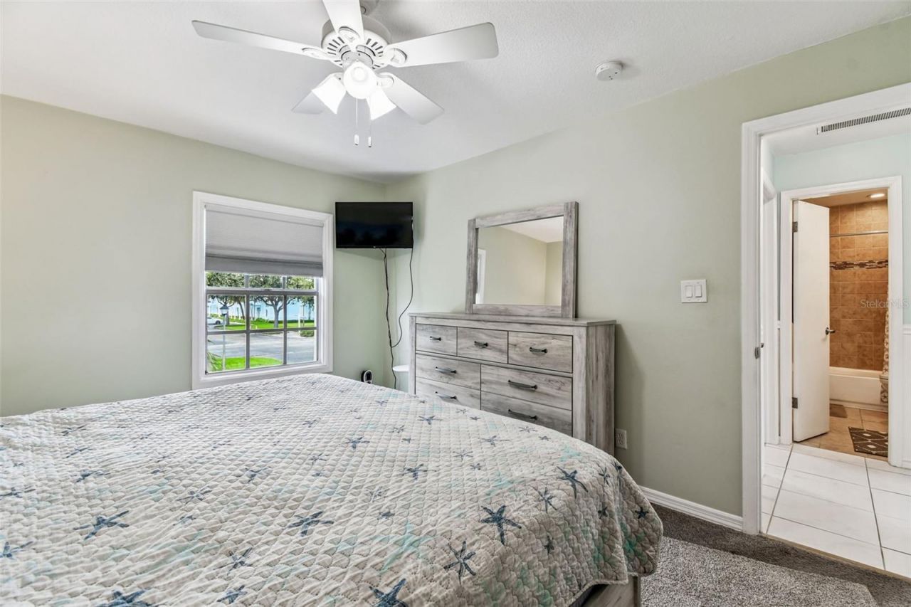 5116 Beach Drive Se, Unit D, Saint Petersburg, FL 33705 Photo