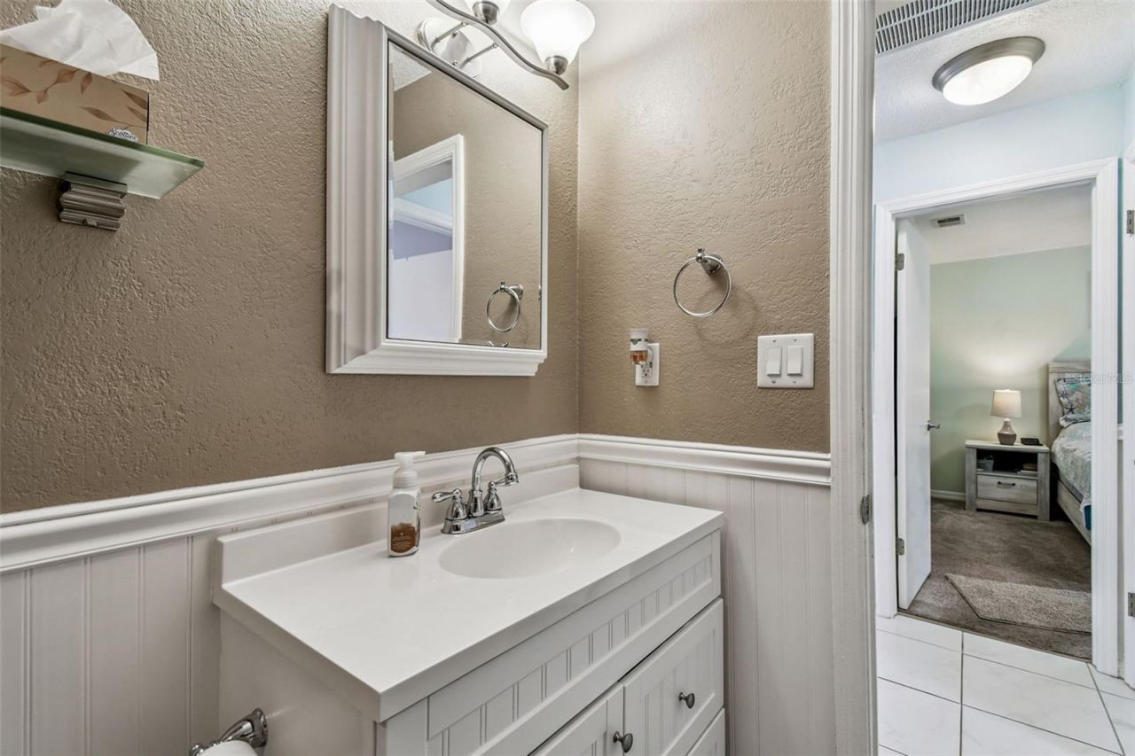 5116 Beach Drive Se, Unit D, Saint Petersburg, FL 33705 Photo