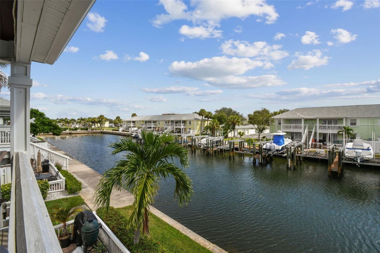 5116 Beach Drive Se, Unit D, Saint Petersburg, FL 33705 Photo