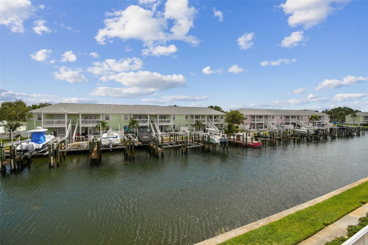 5116 Beach Drive Se, Unit D, Saint Petersburg, FL 33705 Photo