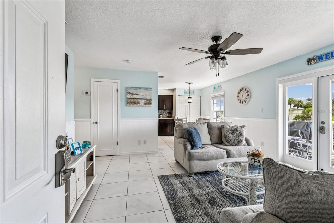 5116 Beach Drive Se, Unit D, Saint Petersburg, FL 33705 Photo