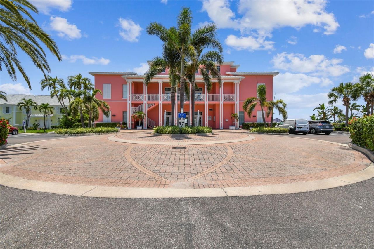 5116 Beach Drive Se, Unit D, Saint Petersburg, FL 33705 Photo