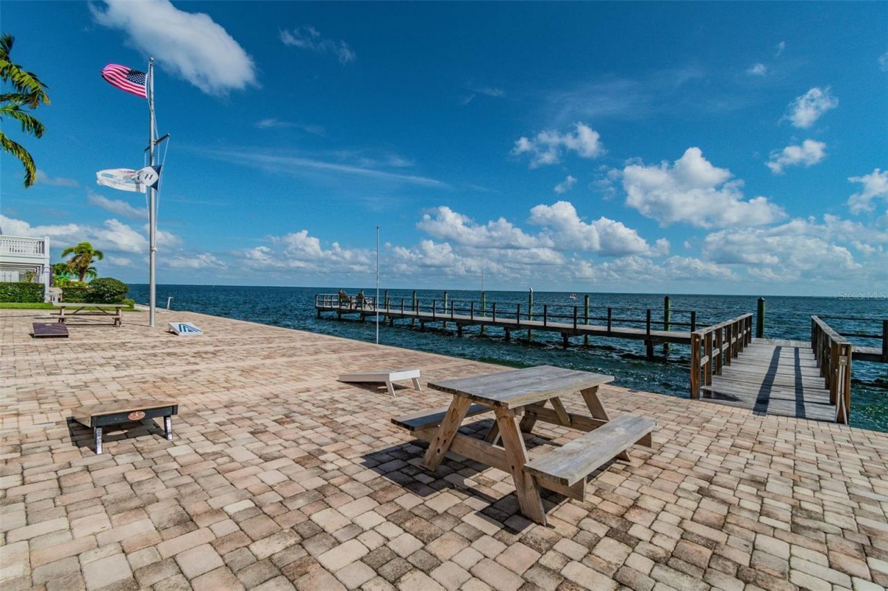5116 Beach Drive Se, Unit D, Saint Petersburg, FL 33705 Photo