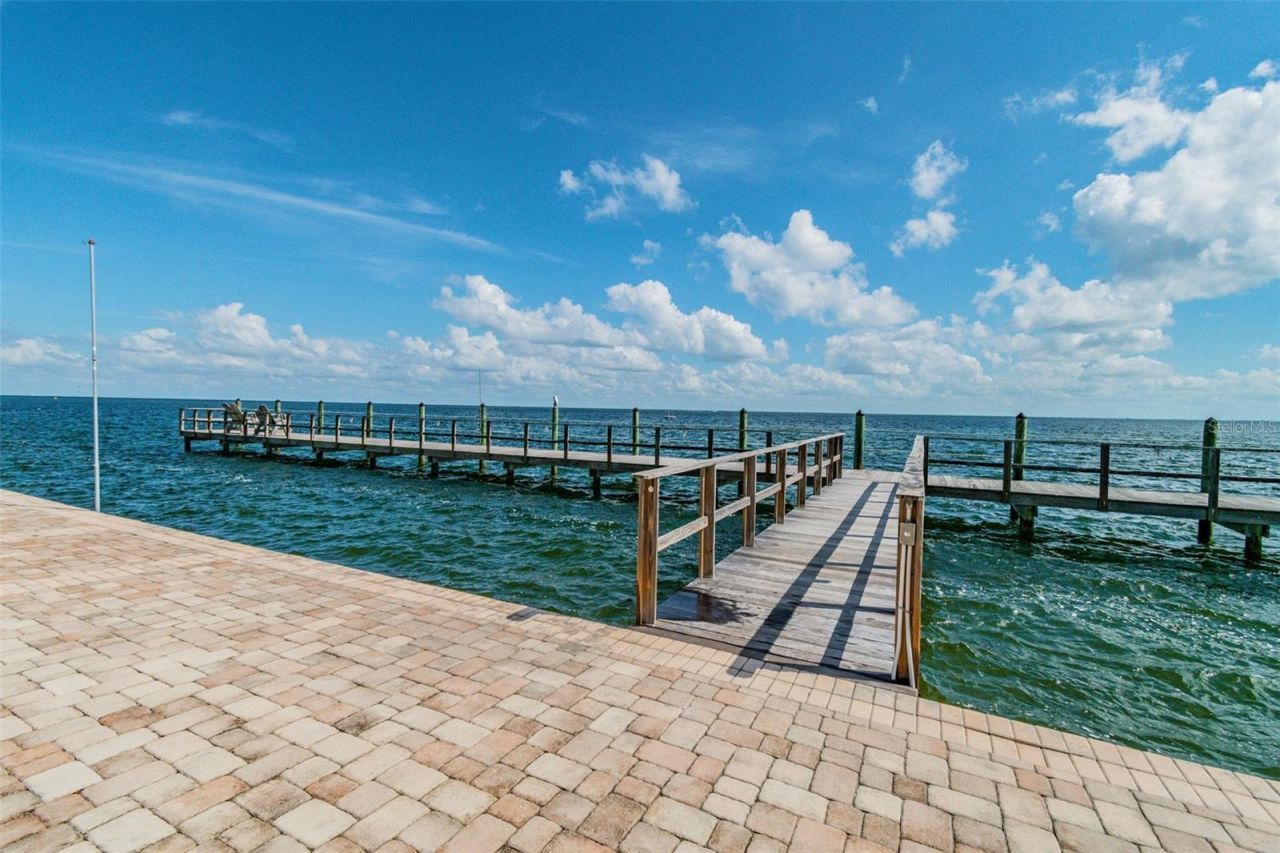 5116 Beach Drive Se, Unit D, Saint Petersburg, FL 33705 Photo