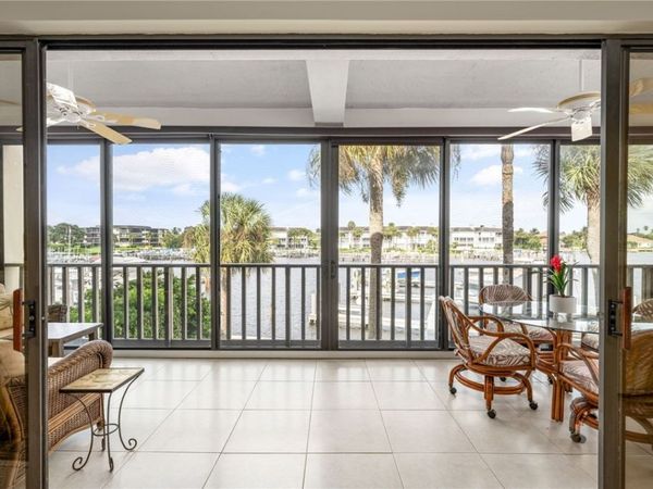 1875 Bay Road, Unit 215-H, Vero Beach, FL 32963