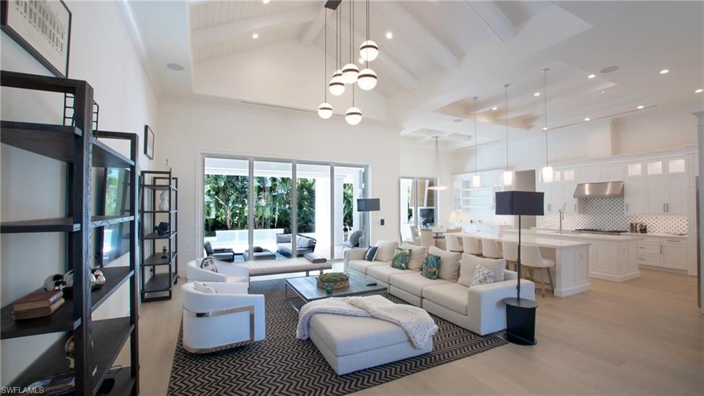 700 Wedge Dr, Naples, FL 34103 Photo