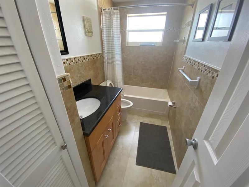 335 Collins Avenue, Unit 403, Miami Beach, FL 33139 Photo