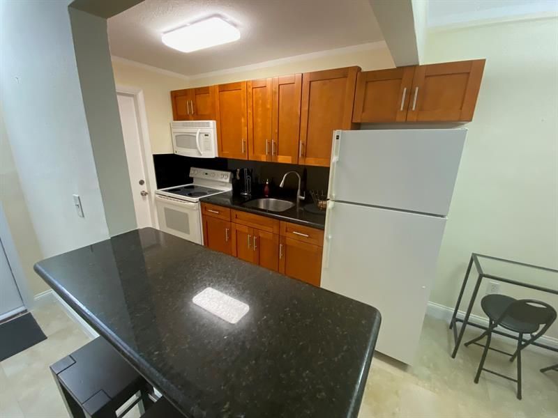 335 Collins Avenue, Unit 403, Miami Beach, FL 33139 Photo