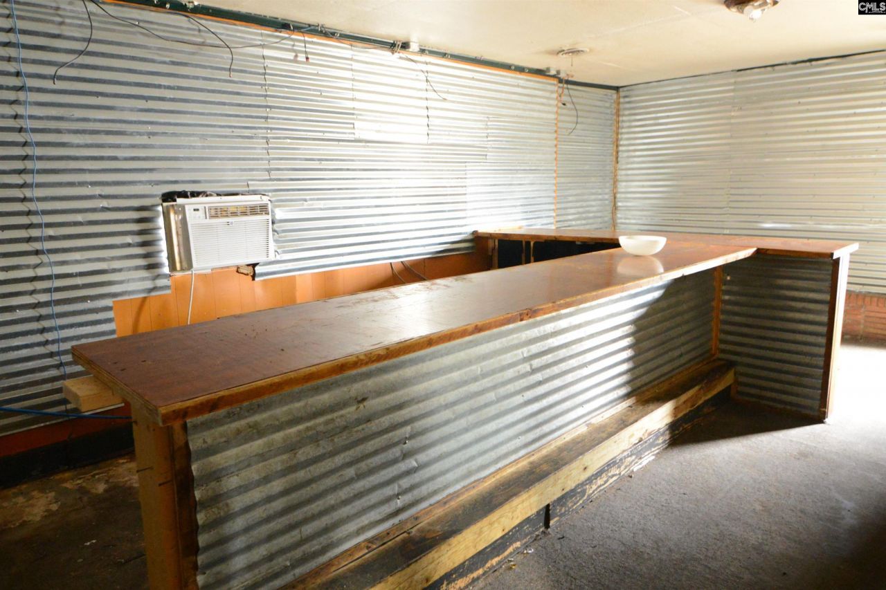 129 E Dekalb Street Photo 8