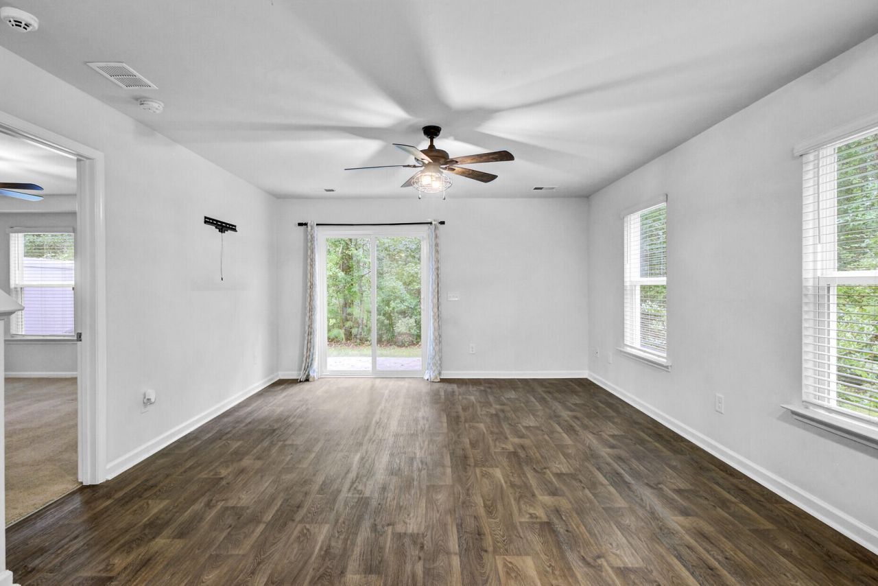 127 Rosefield Court Photo 16