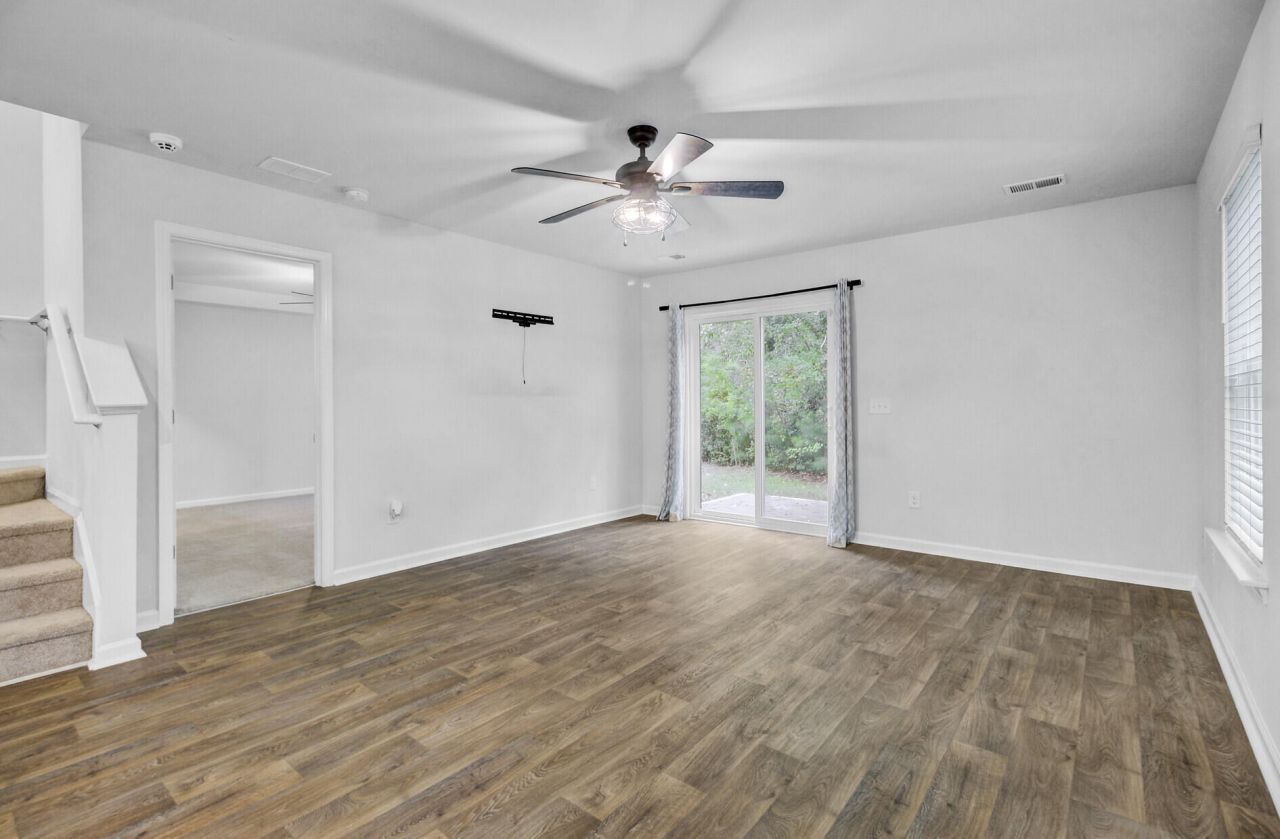 127 Rosefield Court Photo 3