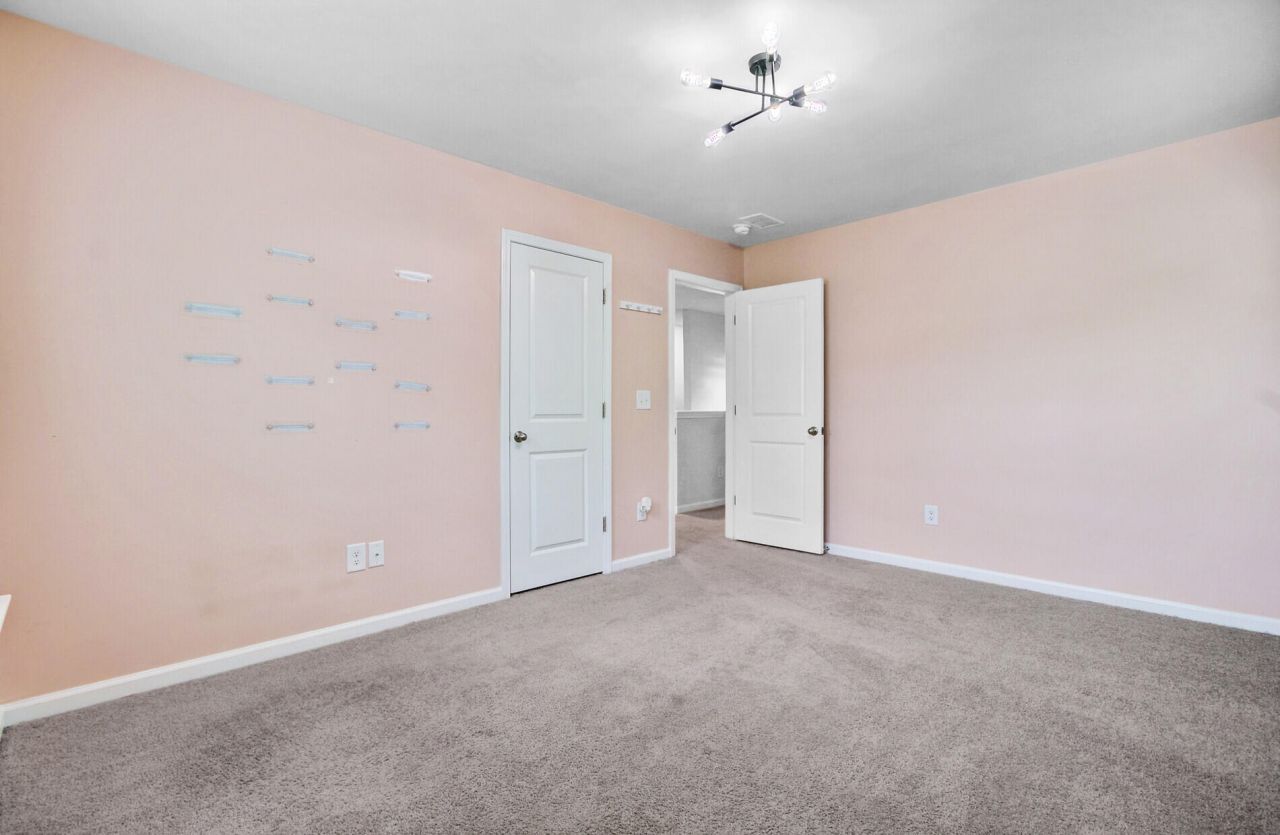 127 Rosefield Court Photo 34