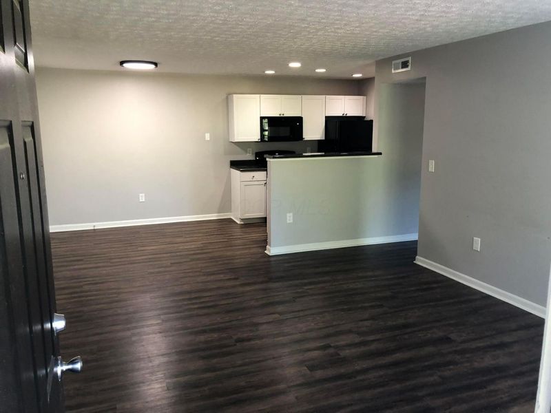 5536 Cedar Springs, Unit 5536A, Columbus, OH 43228 Photo 8