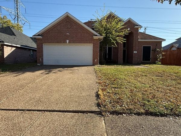 117 Hanover Street, Grand Prairie, TX 75052