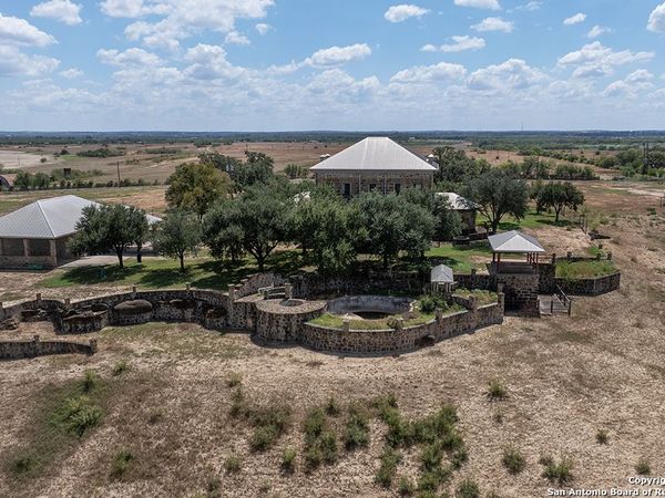 6887 Von Ormy, Von Ormy, TX 78073