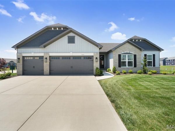 701 Palisades Drive, St Charles, MO 63301
