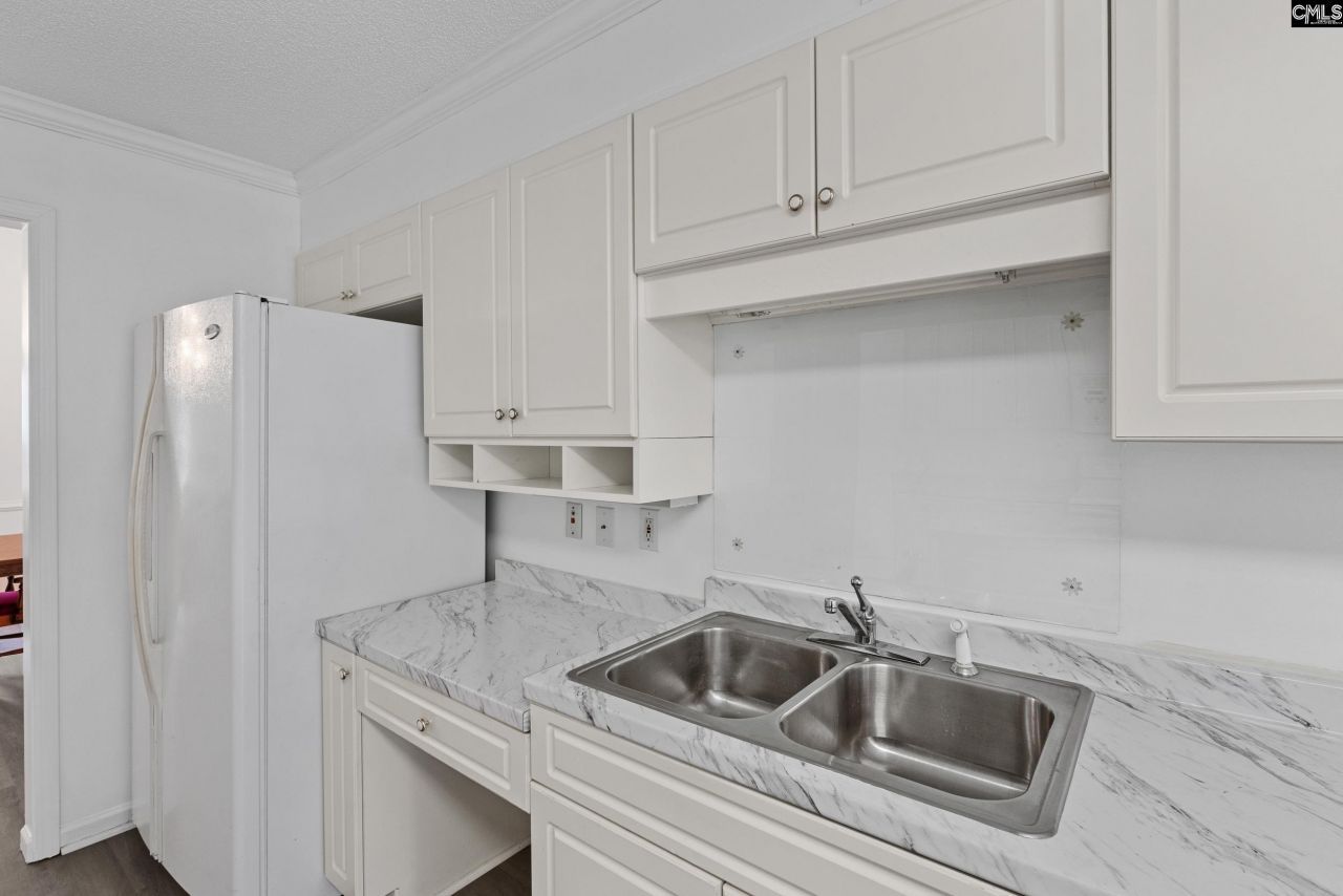 107 Southwell Road Photo 10